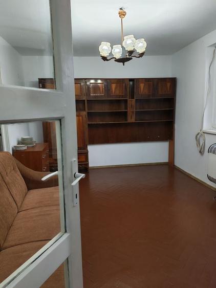 Apartament cu 2 camere decomandat în Petros
