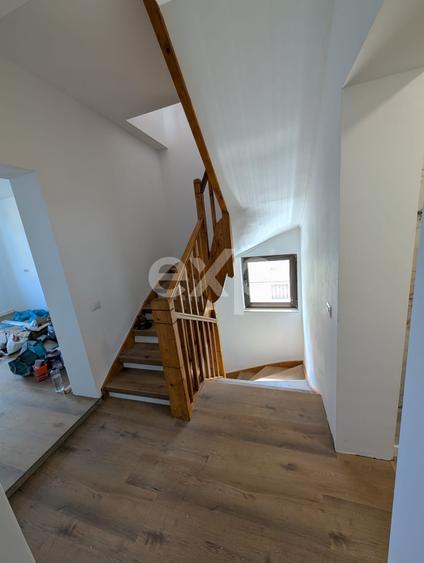 Apartament cu 5 camere decomandat în Barbu Văcărescu