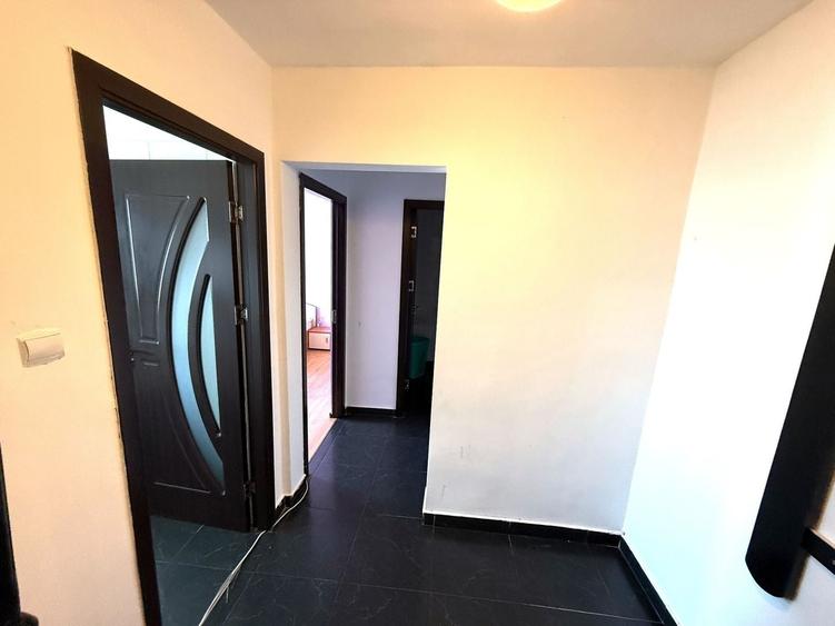 Apartament cu 2 camere decomandat în Casa de Cultură