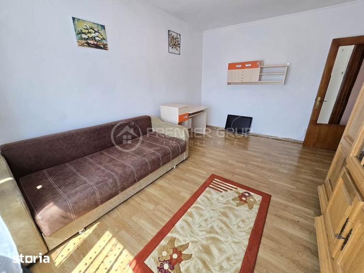 Apartament cu 3 camere decomandat în Gară