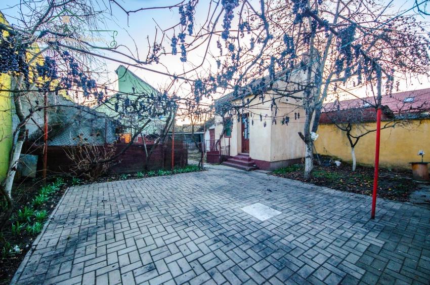 Casă individuală cu 3 camere cu Teren 310 Mp în Grădiște