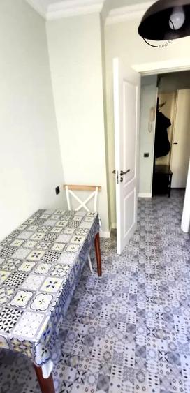 Apartament cu 3 camere semidecomandat, mobilat în Tomis I