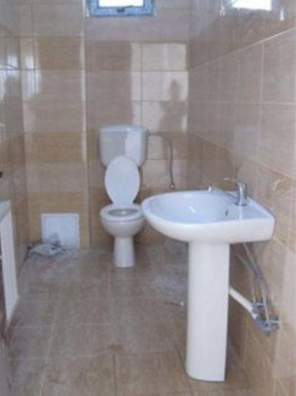 Casă individuală cu 8 camere cu Teren 540 Mp în Cotroceni