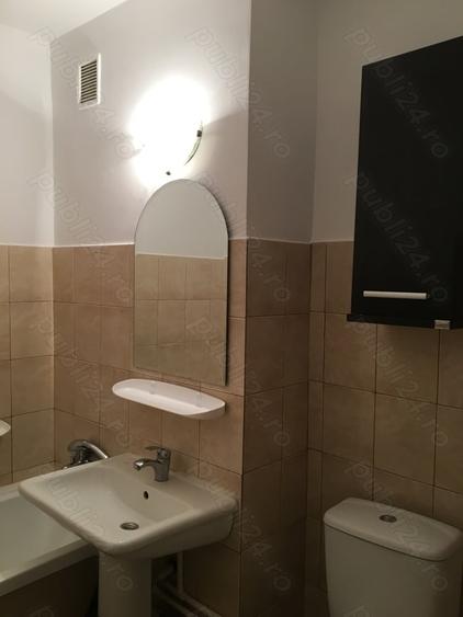 Garsonieră decomandată în Far