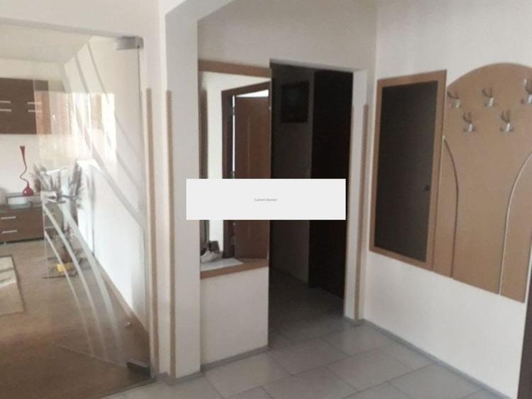 Casă cu 3 camere cu Canalizare în Câmpului