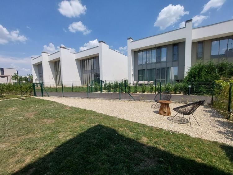Casă cu 4 camere cu Canalizare în Tunari