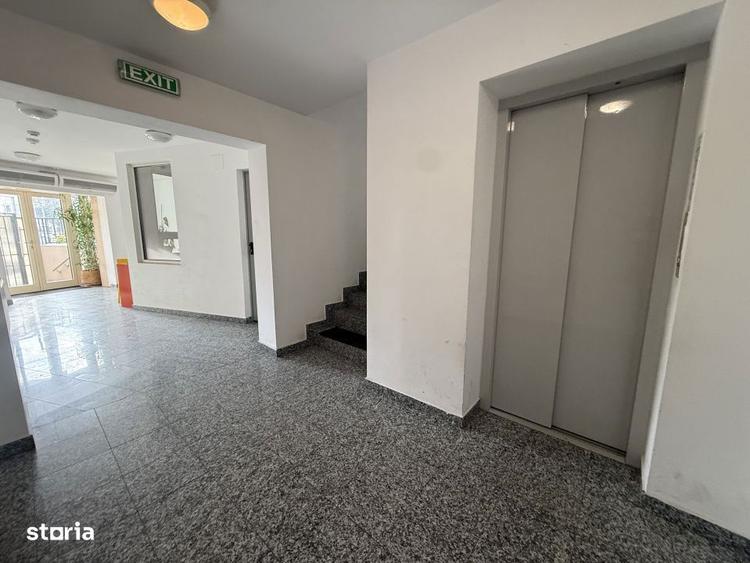 Apartament cu 3 camere decomandat în Romană