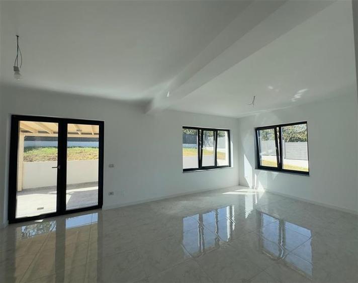 Casă individuală cu 4 camere cu Teren 660 Mp în Bârnova