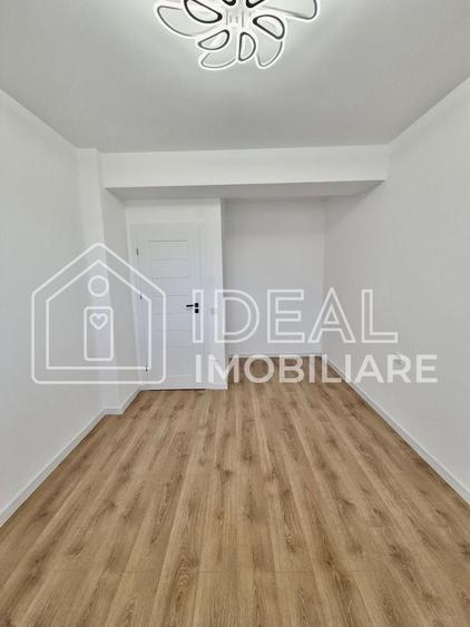 Apartament cu 3 camere decomandat în Exterior Vest