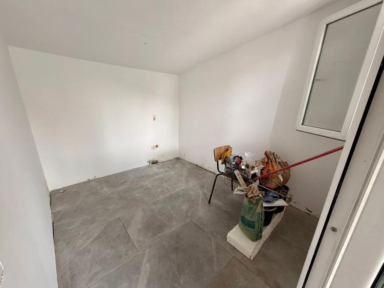 Duplex cu 3 camere cu Canalizare în Apărătorii Patriei