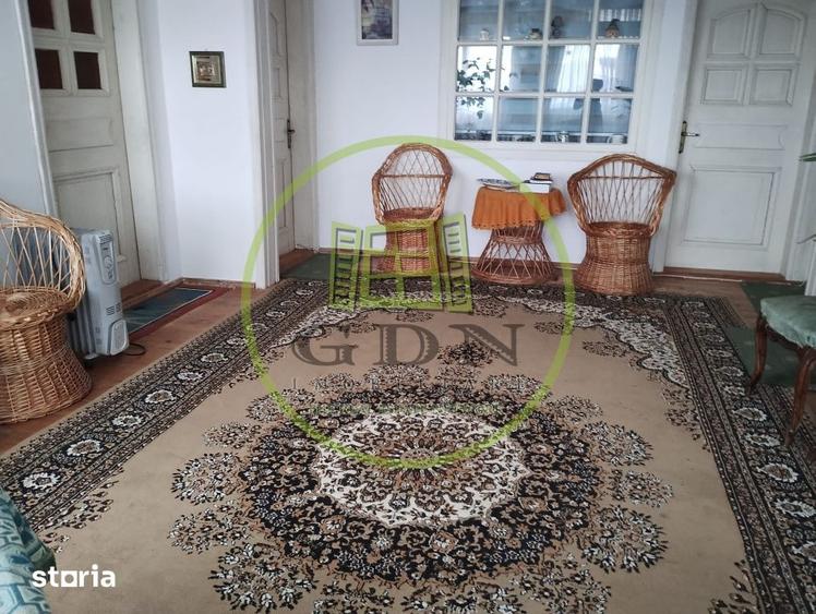 Casă cu 6 camere cu Teren 2200 Mp în Cerașu