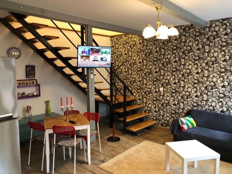Casă cu 4 camere cu Teren 350 Mp în Central
