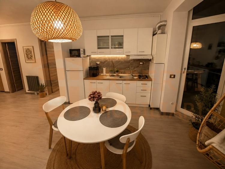 Apartament cu 2 camere decomandat, mobilat în Mamaia-Sat