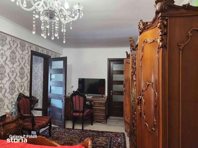 Casă cu 5 camere cu Teren 356 Mp în Mogoșoaia