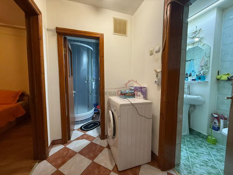 Apartament cu 3 camere decomandat, mobilat în Central