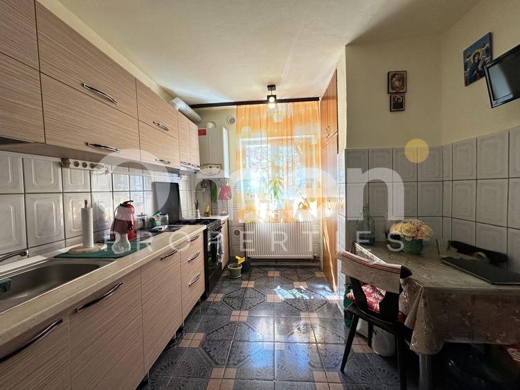 Apartament cu 2 camere decomandat în Hotvon