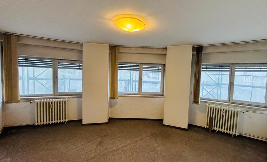Apartament cu 3 camere decomandat în Decebal