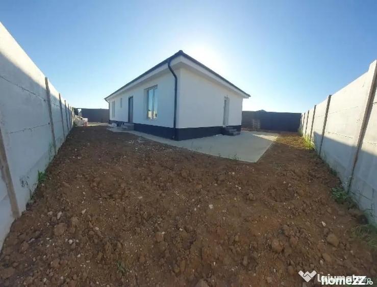 Casă cu 4 camere cu Teren 400 Mp în Vârteju