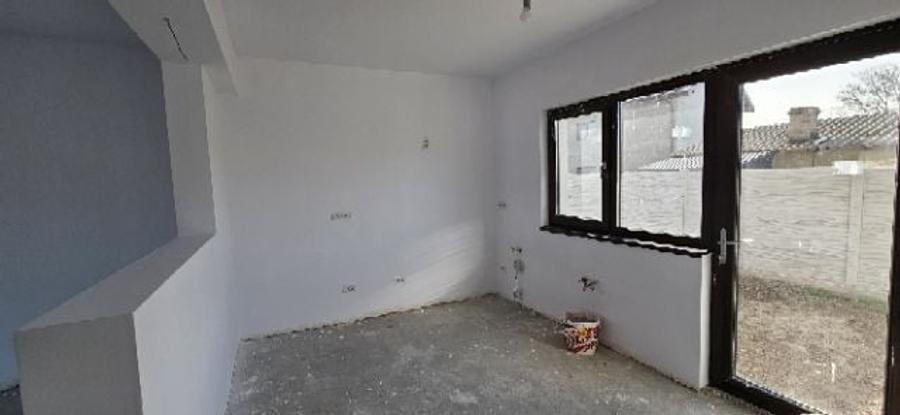Duplex cu 4 camere cu Canalizare în Bălăceanca