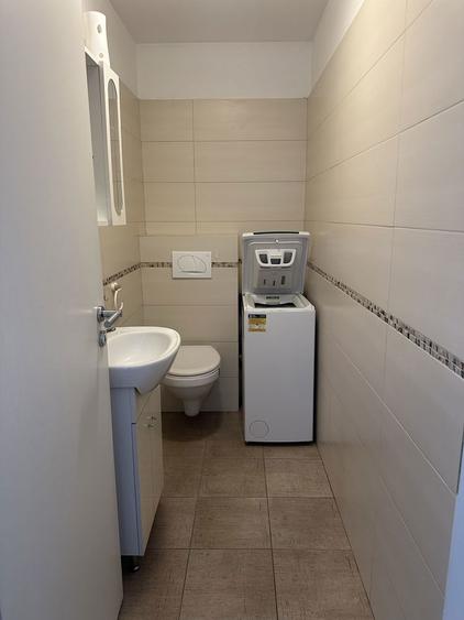 Apartament cu 3 camere decomandat în Polivalentă