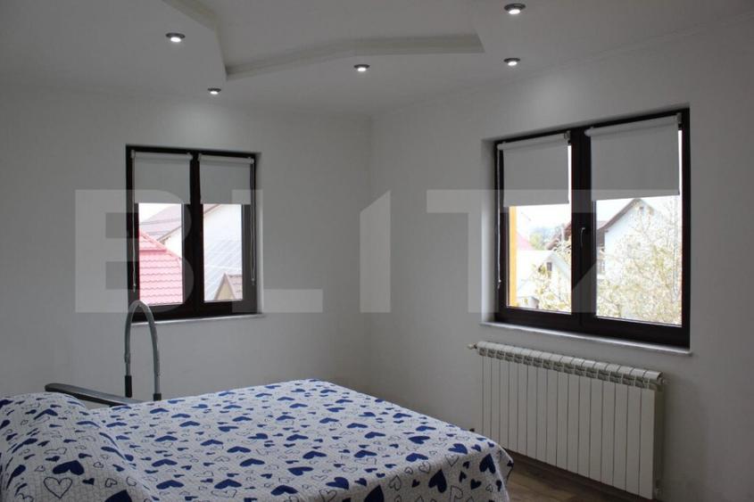 Casă cu 5 camere cu Teren 1200 Mp în Central