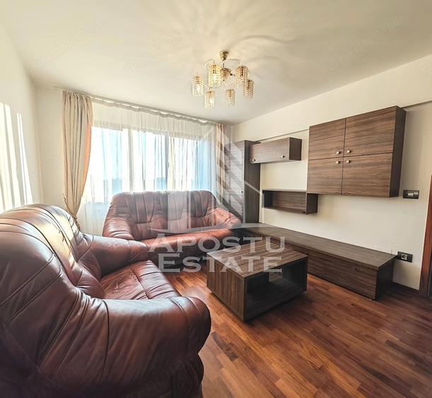 Apartament cu 3 camere semidecomandat în Gării