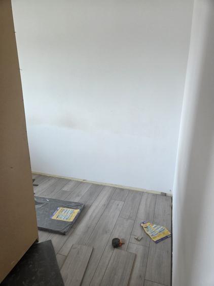 Apartament cu 3 camere decomandat în Drumul Taberei