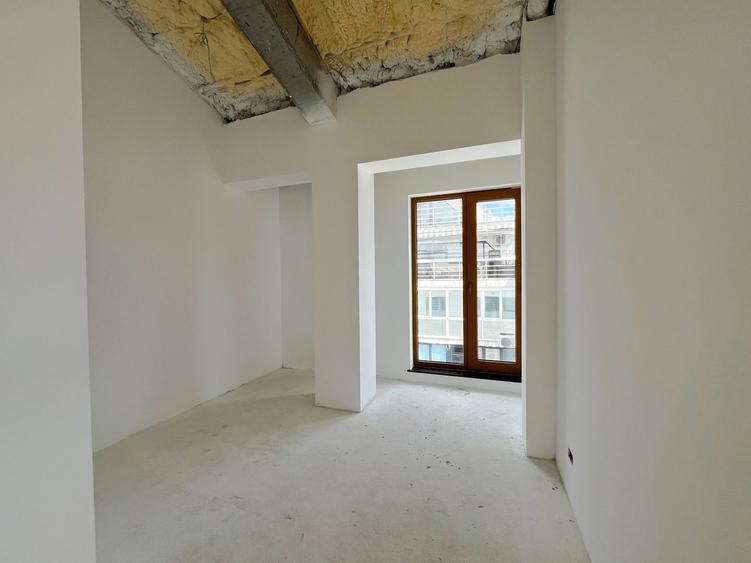 Apartament cu 4 camere semidecomandat în Domenii