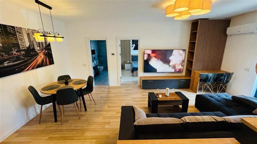 Apartament cu 2 camere decomandat, mobilat în Sud