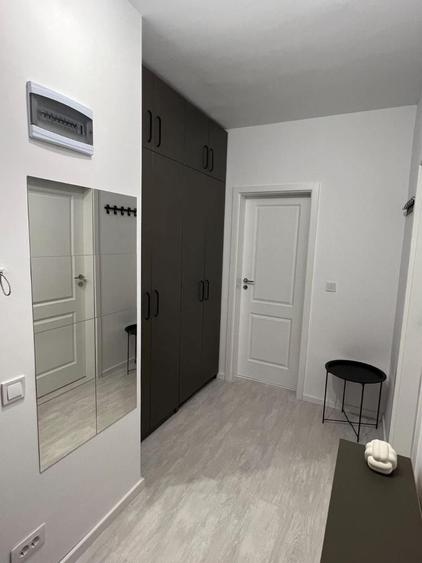 Garsonieră decomandată în Roșu
