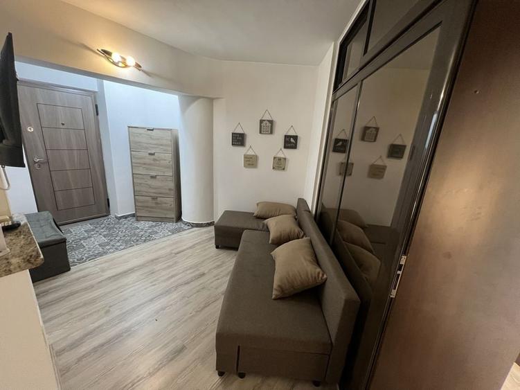 Apartament cu 2 camere decomandat în Exterior Vest