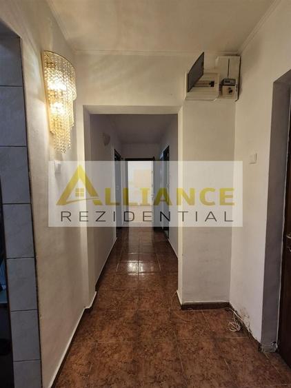 Apartament cu 2 camere decomandat în Titan