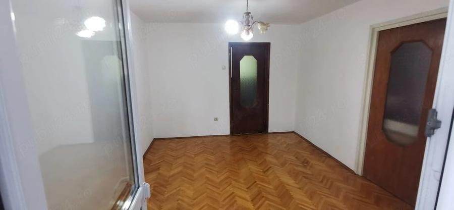Apartament cu 3 camere decomandat în Exterior Sud