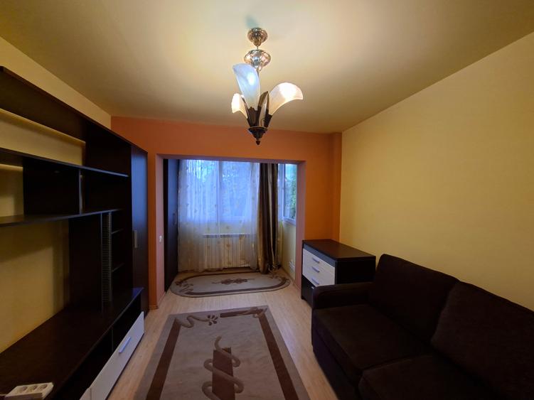Apartament cu 3 camere decomandat în Decebal
