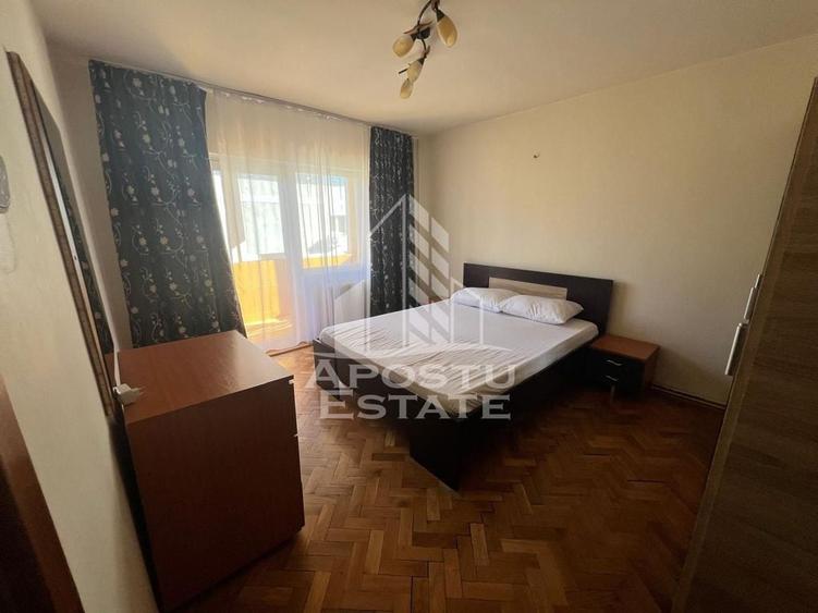 Apartament cu 3 camere decomandat, mobilat în Girocului
