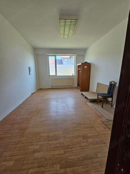 Spațiu comercial, de 45 mp, în Săveni