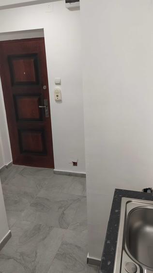 Garsonieră decomandată în Far