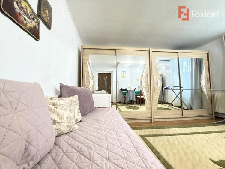 Apartament cu 2 camere semidecomandat, mobilat în Ronaț
