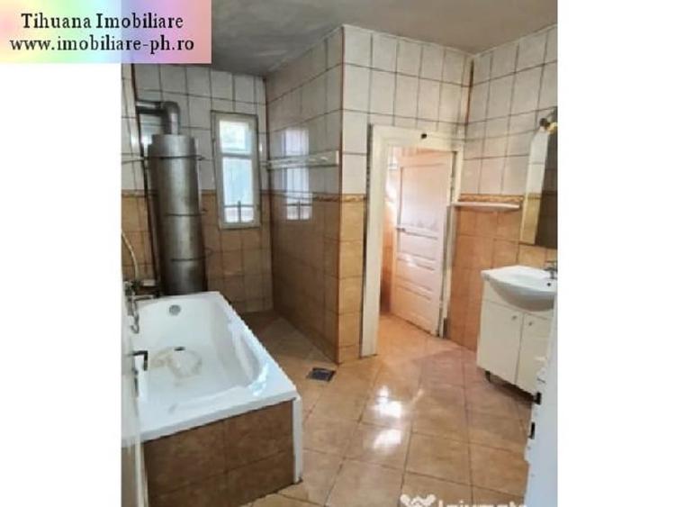 Casă individuală cu 5 camere cu Canalizare în Traian