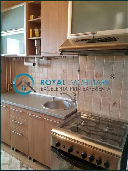 Apartament cu 2 camere decomandat, mobilat în P-ța Mihai Viteazu