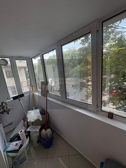 Apartament cu 4 camere semidecomandat în Unirii
