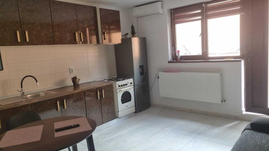 Apartament cu 2 camere decomandat în Galata