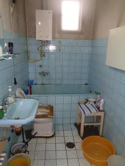 Casă cu 7 camere cu Canalizare în Semicentral
