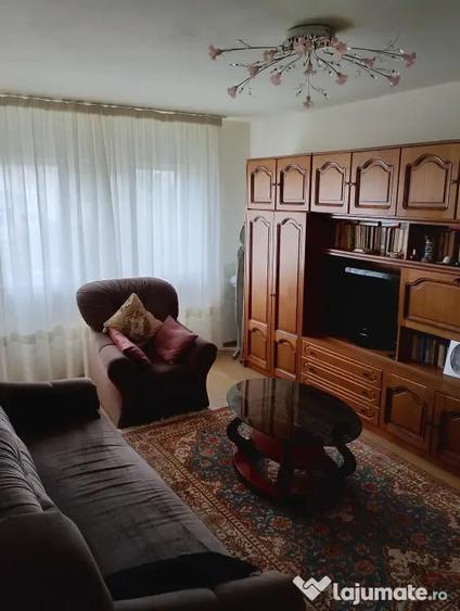 Apartament cu 2 camere decomandat în C5