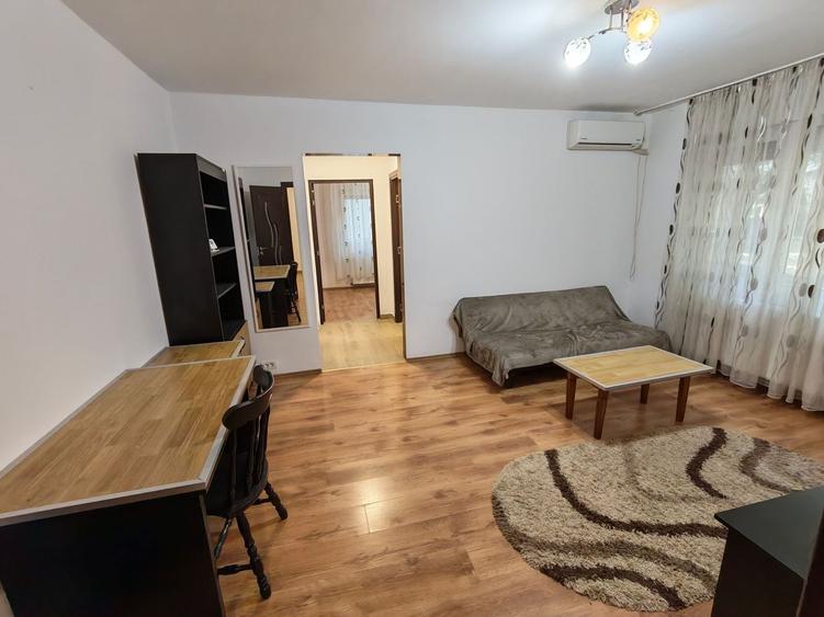 Apartament cu 2 camere semidecomandat, mobilat în Tipografilor