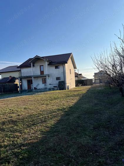 Casă cu 6 camere în Central
