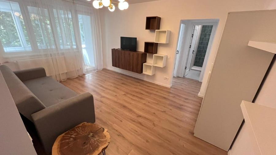 Apartament cu 2 camere semidecomandat, mobilat în Gorjului