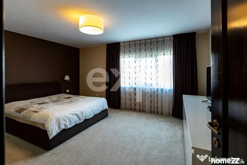 Casă cu 5 camere cu Teren 254 Mp în 9 Mai