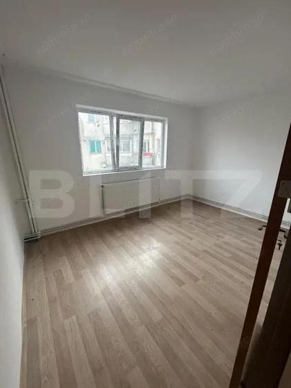 Apartament cu 2 camere semidecomandat în Micro 11