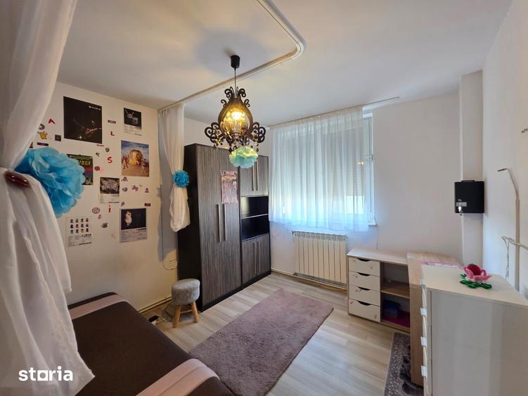 Apartament cu 3 camere decomandat în Central